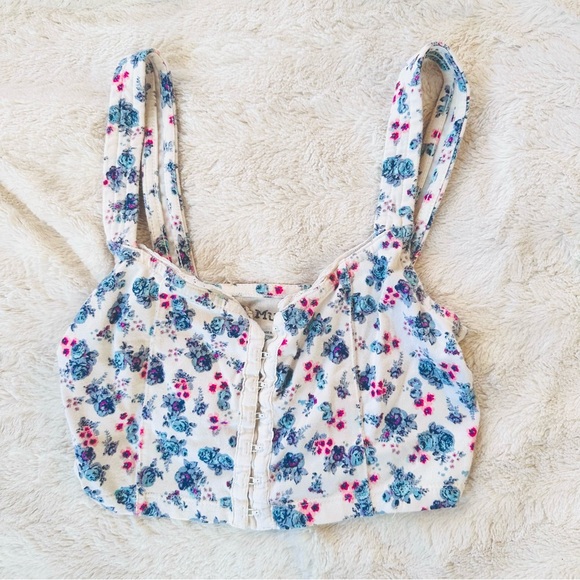 Crop Top - Picture 1 of 2